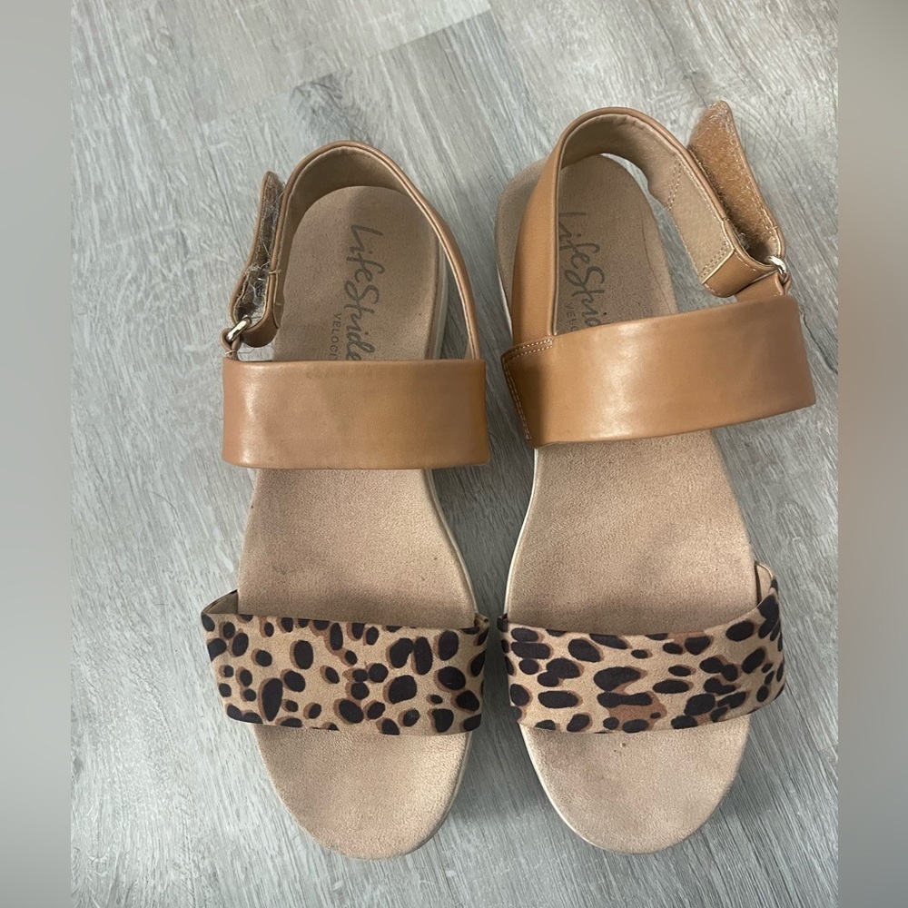 LifeStride Peaceful Women's Sandals & Flip Flops Leopard Size 9